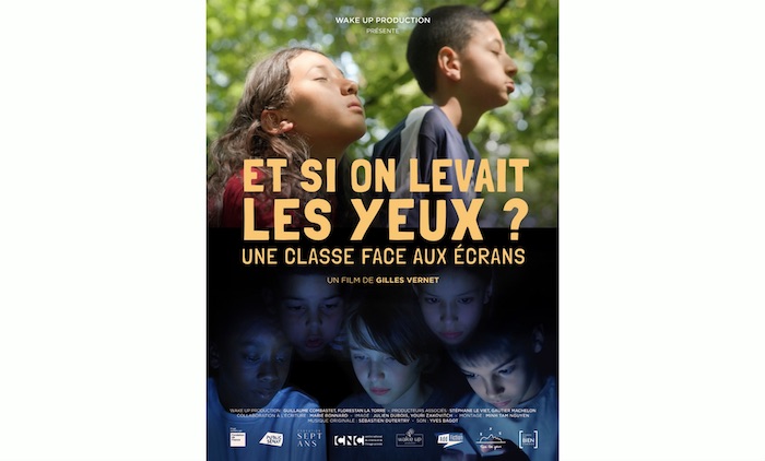 Affiche du documentaire "Et si on levait les yeux ?", une classe face aux écrans © Wake up production