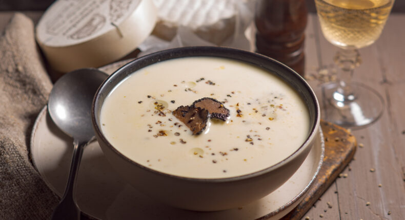 Velouté de camembert à la truffe - Mon Quotidien Autrement - ©E. Montuclard